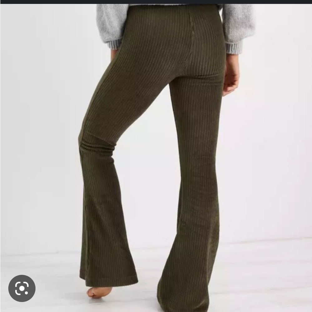 aerie green velvet bootcut pants - Picture 2 of 4